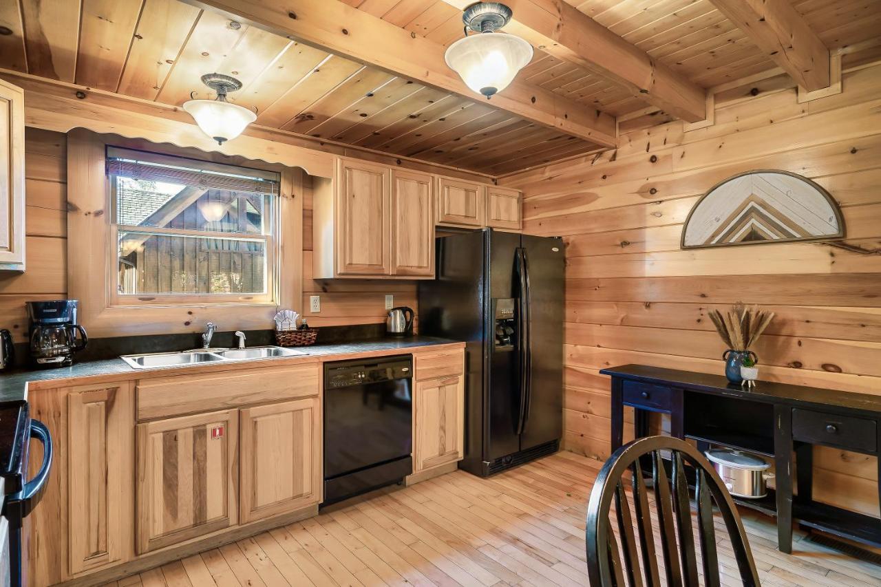 Summer Sale! Pool, Sauna, View, Hottub, Game Sevierville Bagian luar foto