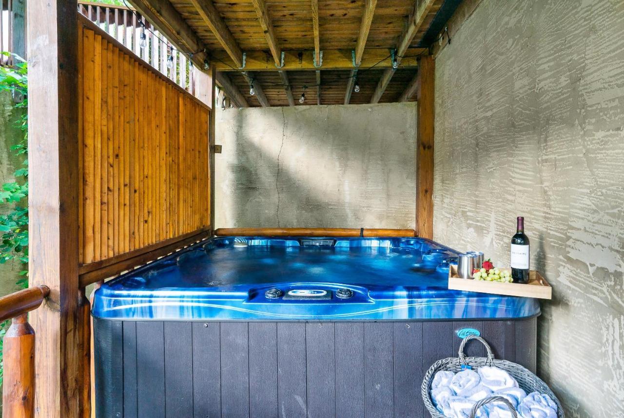 Summer Sale! Pool, Sauna, View, Hottub, Game Sevierville Bagian luar foto