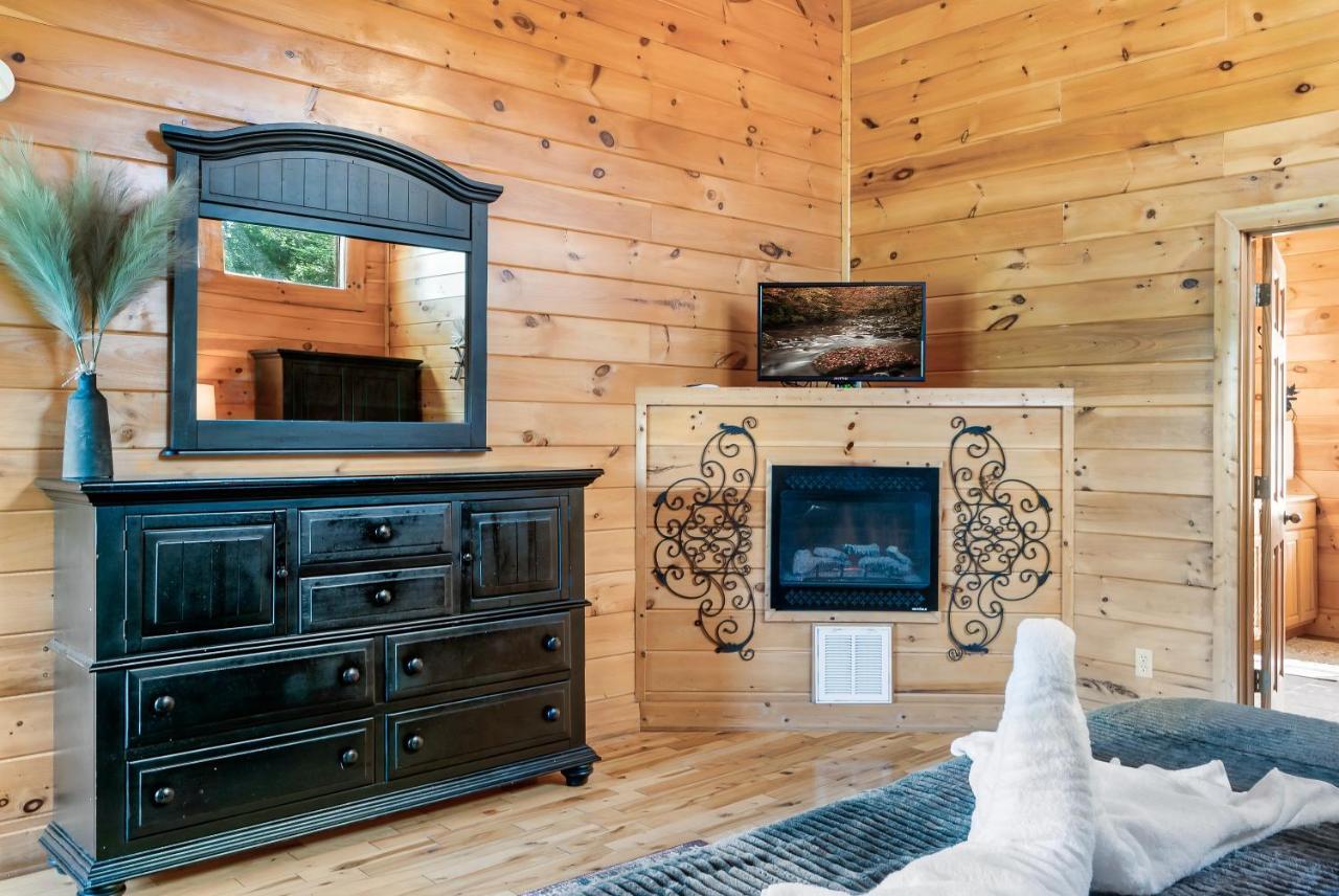 Summer Sale! Pool, Sauna, View, Hottub, Game Sevierville Bagian luar foto